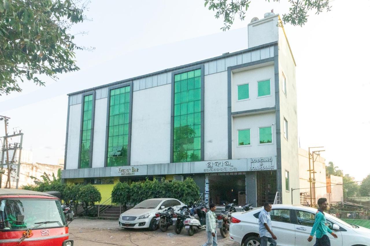 Spot On Prabir Residency Inn Urāli Zewnętrze zdjęcie