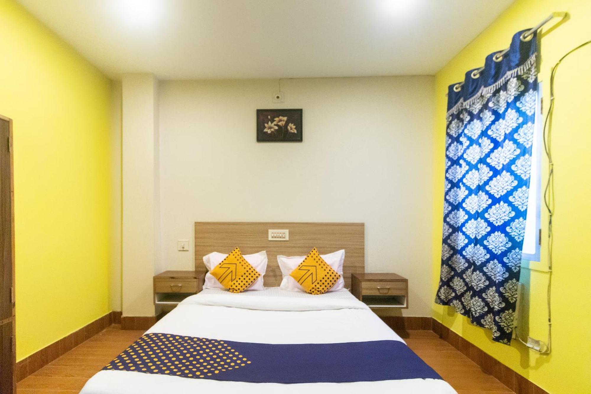 Spot On Prabir Residency Inn Urāli Zewnętrze zdjęcie