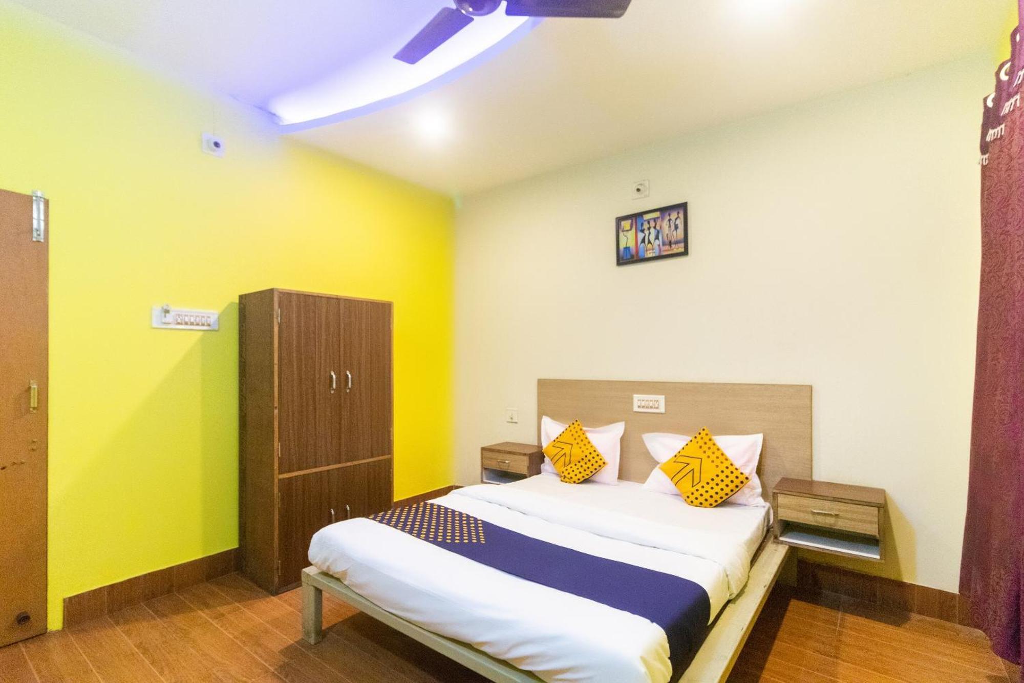 Spot On Prabir Residency Inn Urāli Zewnętrze zdjęcie