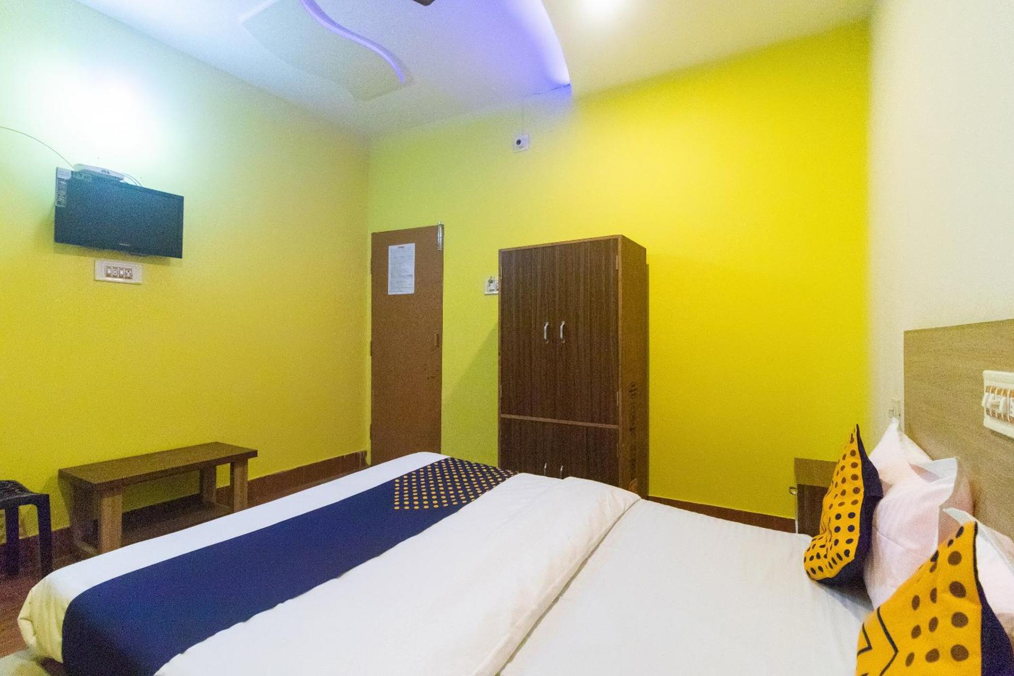 Spot On Prabir Residency Inn Urāli Zewnętrze zdjęcie