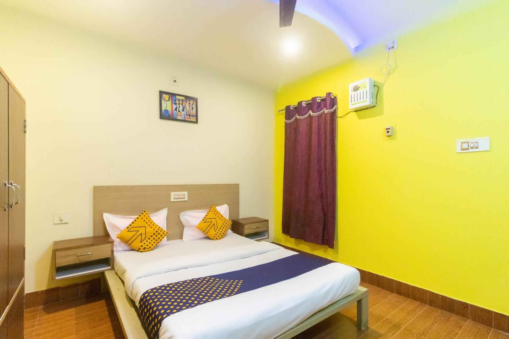 Spot On Prabir Residency Inn Urāli Zewnętrze zdjęcie