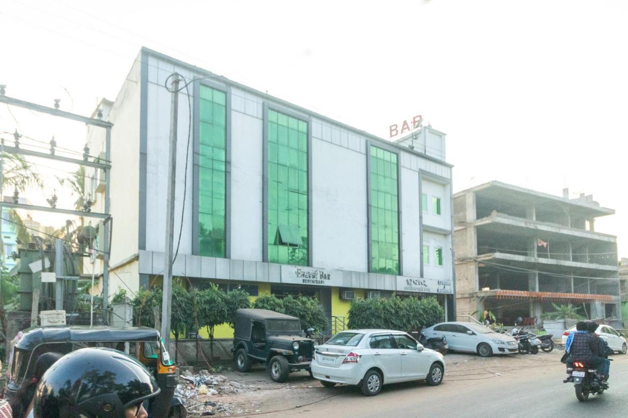 Spot On Prabir Residency Inn Urāli Zewnętrze zdjęcie